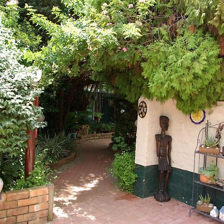 Sleep Eezy Cottages Benoni Exterior foto